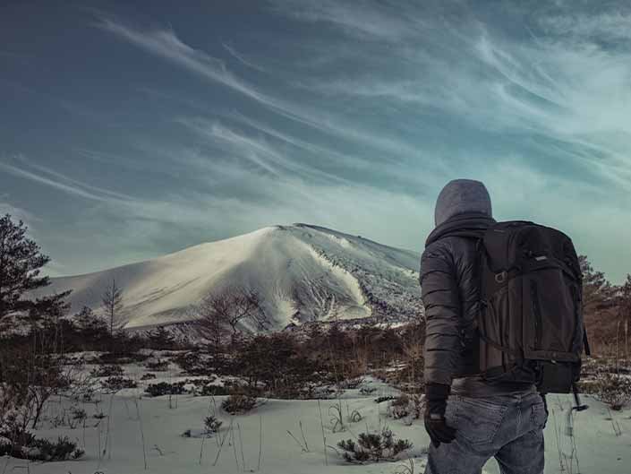 Winter volcano hike Gifu Japan